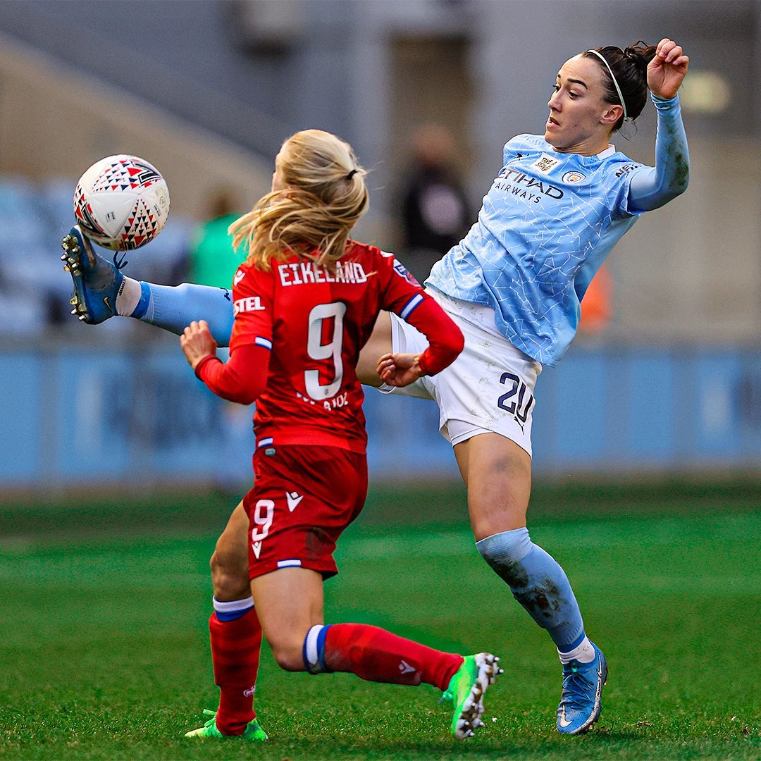 Lucy Bronze's Stunning Photos, Partner & Salary · 2