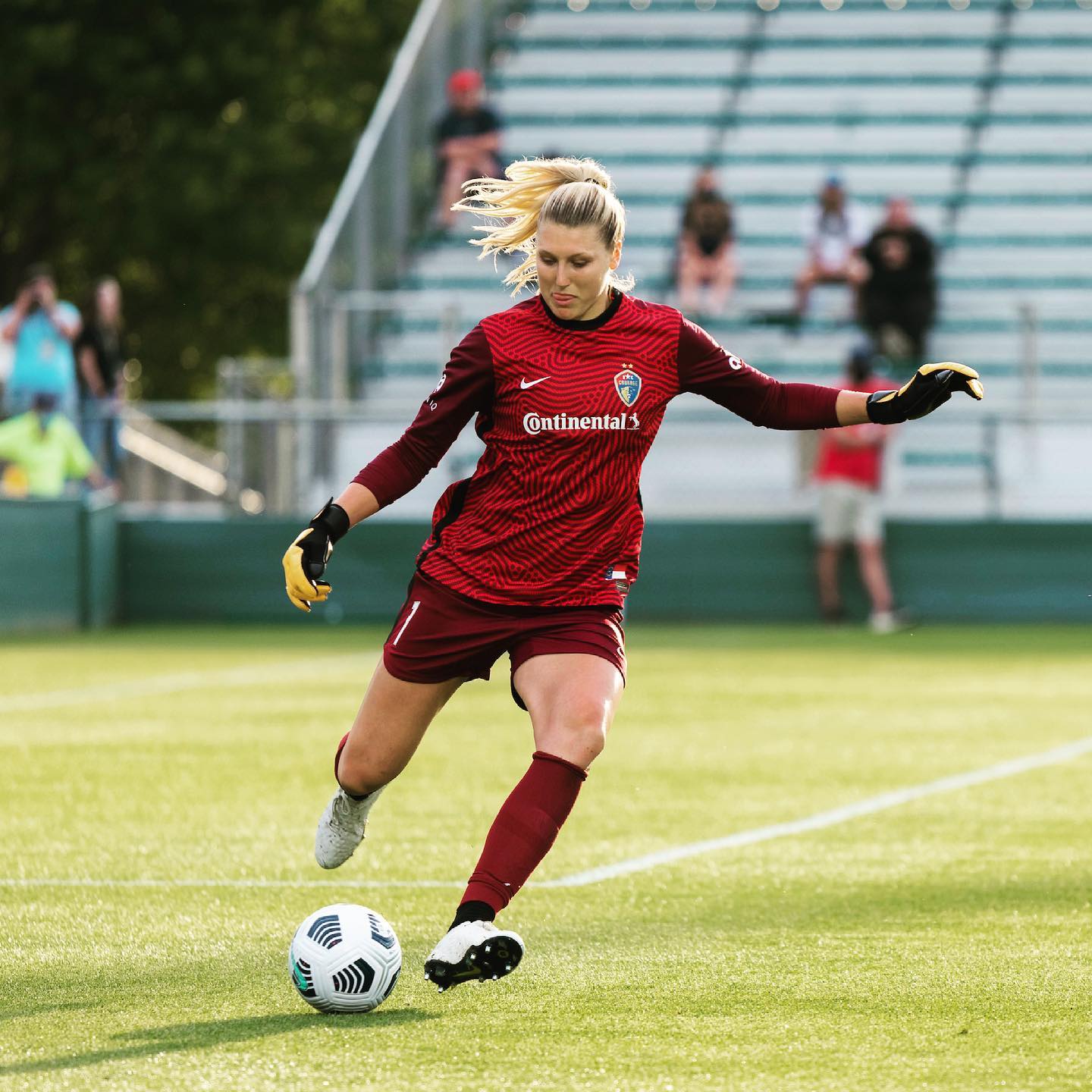 Casey Murphy Husband, Salary, Net Worth, Stats and More! · 4
