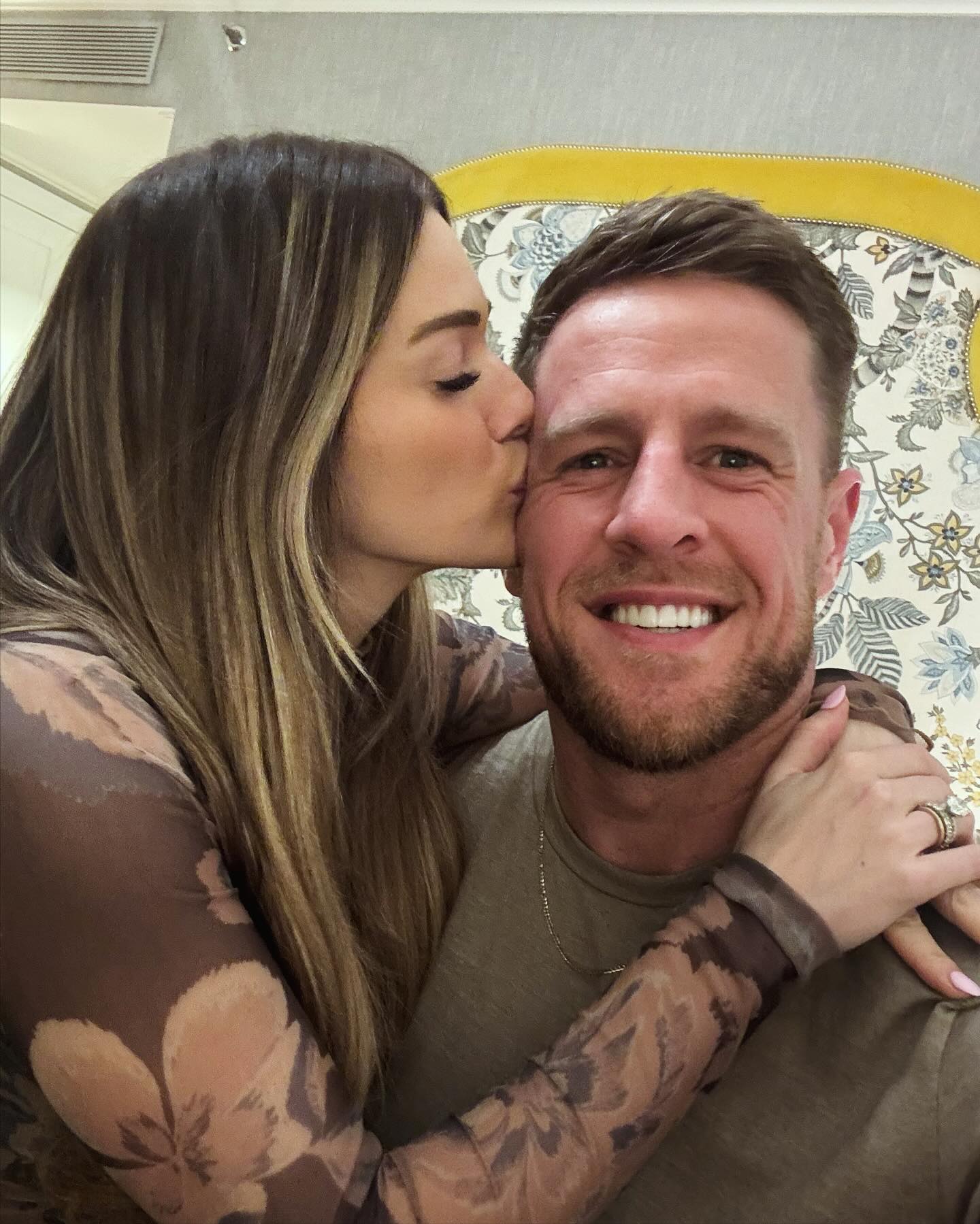 Who is Kealia Watt? Everything About This Hot Footballer · 1
