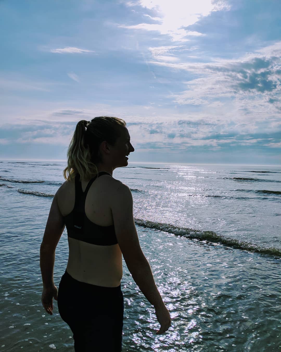 Sam Mewis - Hot Photos, Husband, Stats & Net Worth (2026) · 2