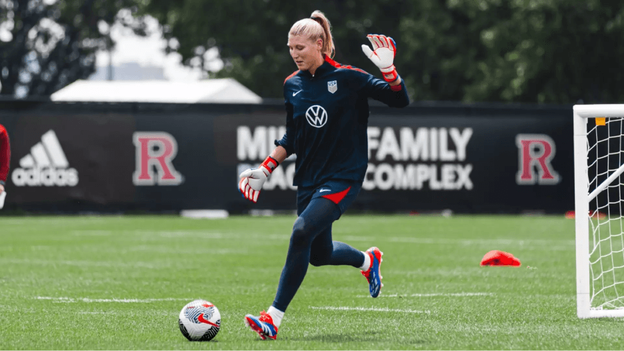 Casey Murphy Husband, Salary, Net Worth, Stats and More! · 2