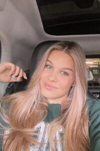 Ella Ljustina · 4
