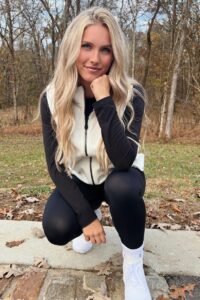Kelsey Turnbow · 4