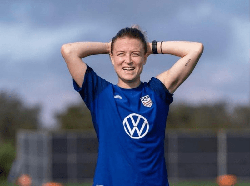 Emily Sonnett - Hot Photos, Boyfriend, Salary & Net Worth (2026)