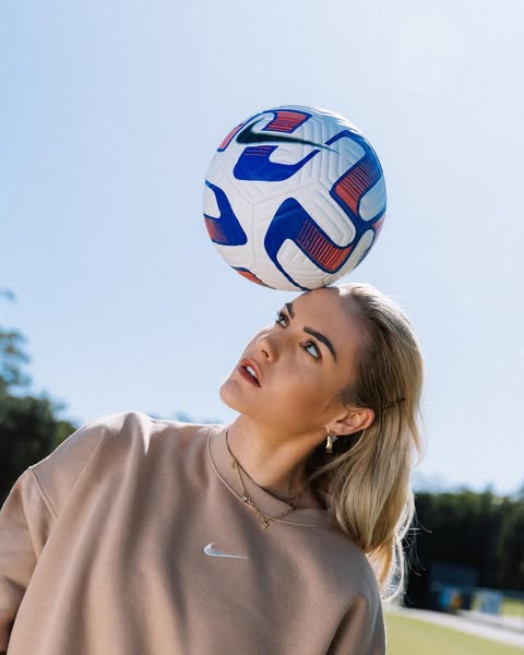 Ellie Carpenter Partner, Stats, Salary, Net Worth, and More · 4